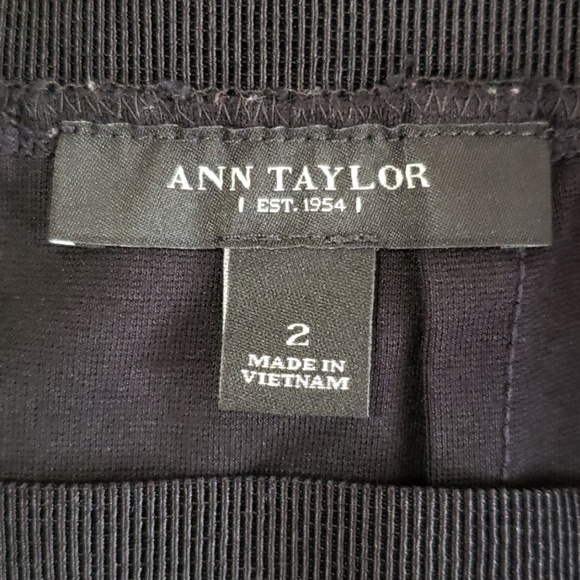 Ann Taylor black lace mini skirt - Picture 3 of 6